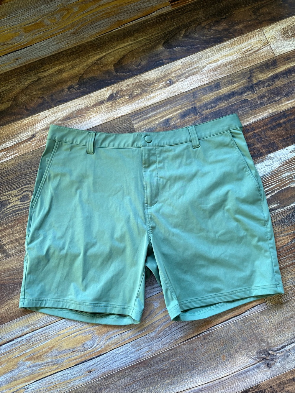 Rhone Shorts Mens Size 38 7" Commuter Short Green Casual Golf Breathable Zip Fly